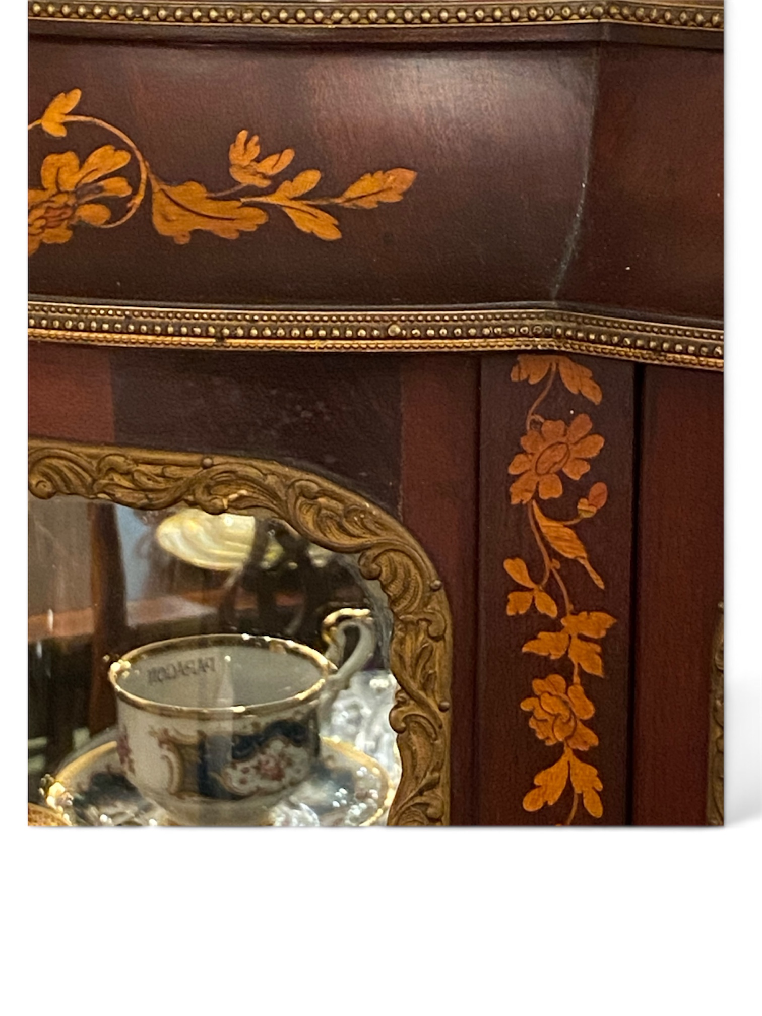 Louis XV Mahogany Marquetry Bombé Vitrine Cabinet - Image 2
